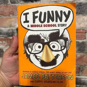 5 for $25🔥I Funny: A Middle School Story‎